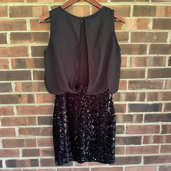 Black Sequined Short Sleeve Party Dress Women’s Size Small Regular NWOT - Picture 5 of 8